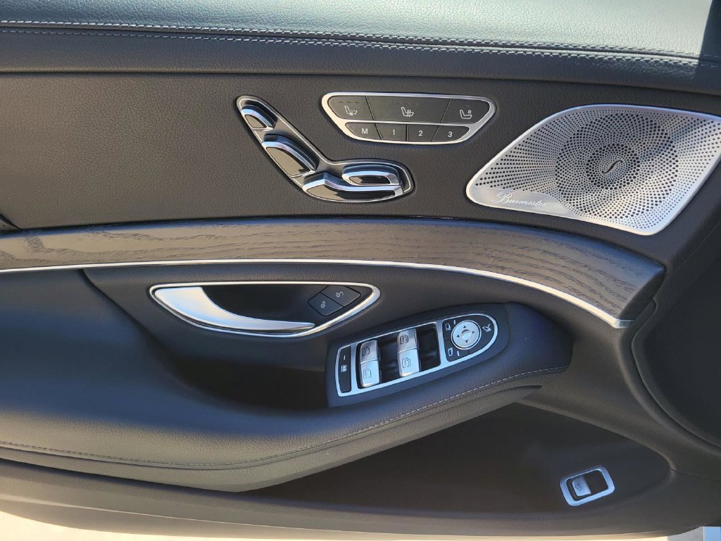 Used 2020 Mercedes-Benz S 450 Sedan image 18
