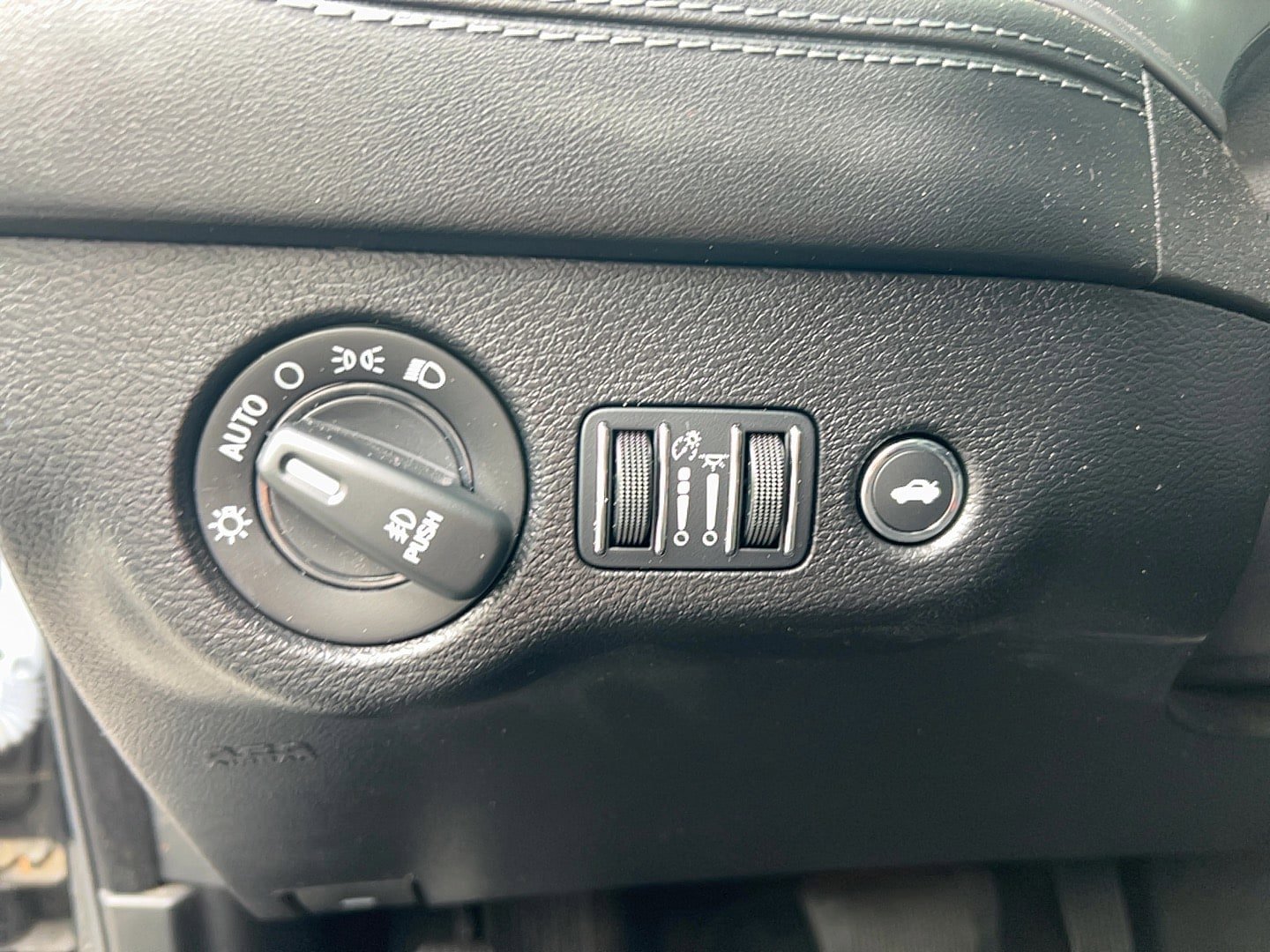 Used 2023 Dodge Charger R/T w/ Plus Group RWD image 14