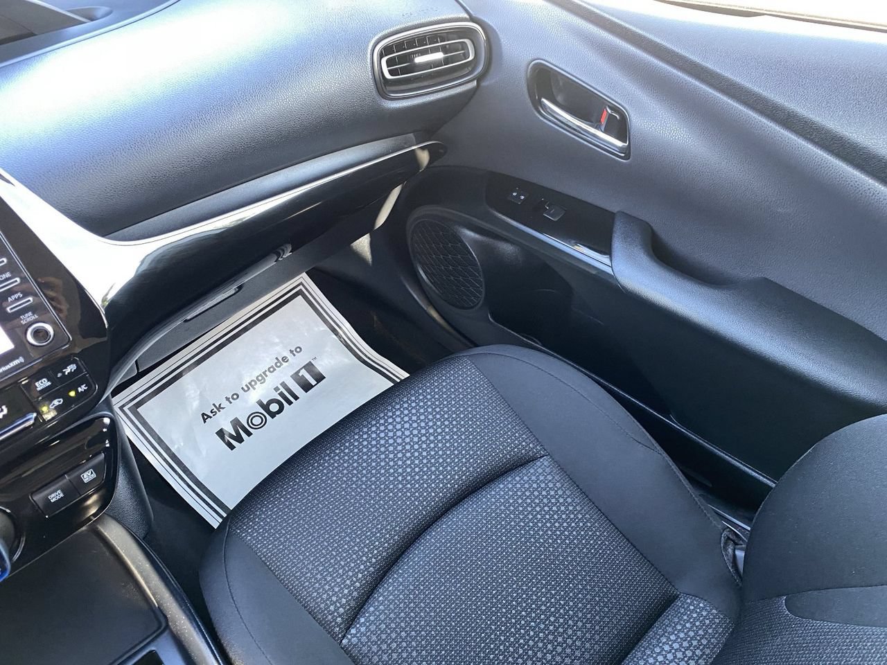 Used 2021 Toyota Prius LE w/ Carpet Mat Package (TMS) FWD image 18