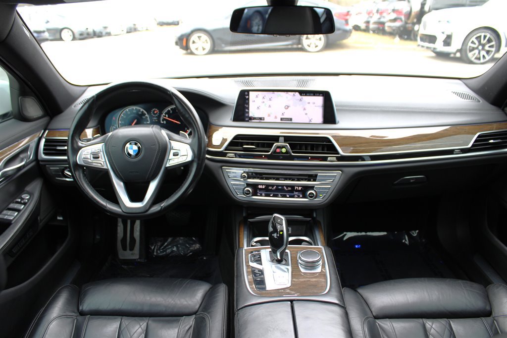 Used 2016 BMW 750i xDrive AWD/4WD image 11