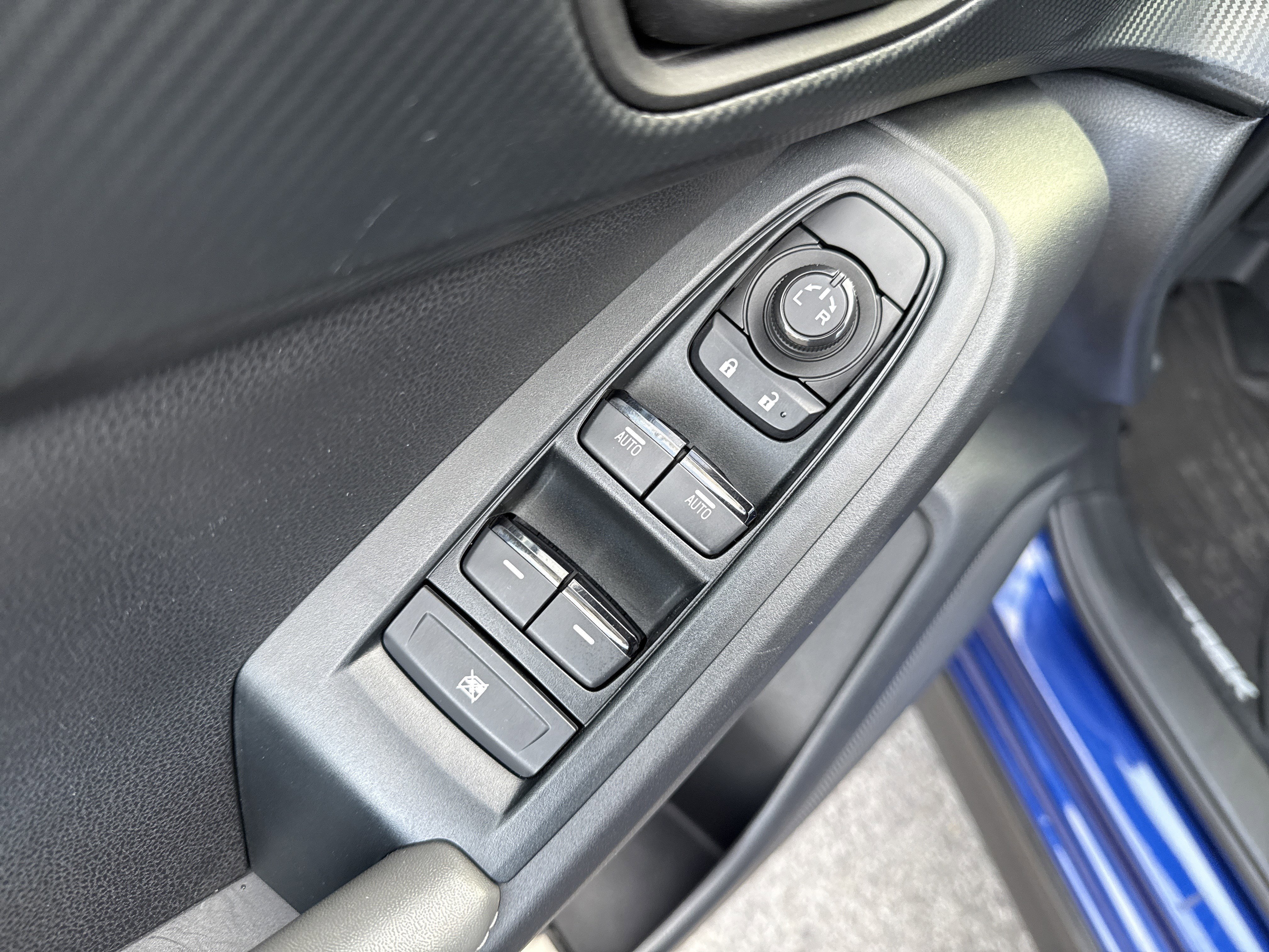 Used 2024 Subaru Crosstrek 2.0i Premium w/ Crosstrek Mirror Package image 16