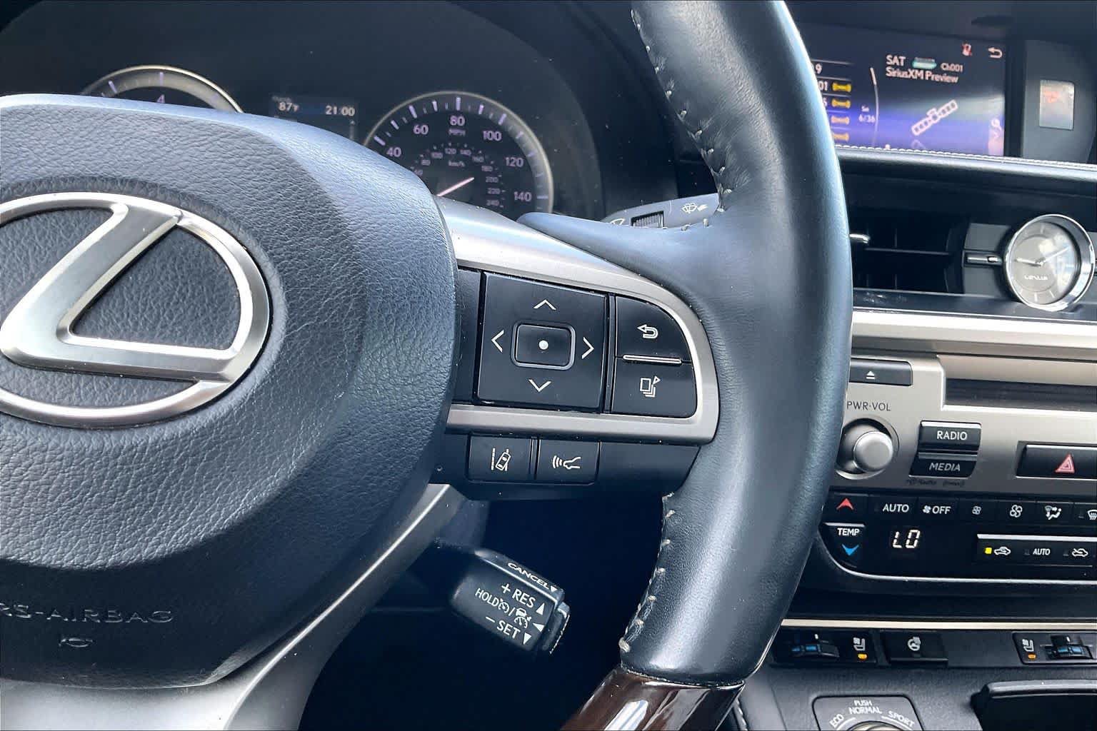Used 2016 Lexus ES 350 w/ Premium Package w/Wood Trim FWD image 24