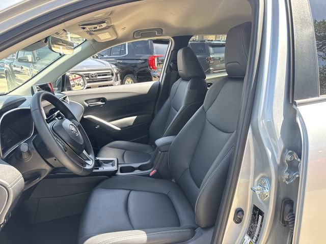 Used 2026 Toyota Corolla Cross XLE FWD image 25