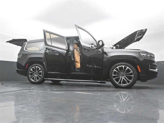 Used 2023 Jeep Grand Wagoneer Series III image 56