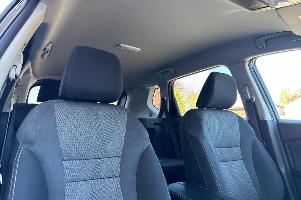 Used 2024 Nissan Rogue SV image 17