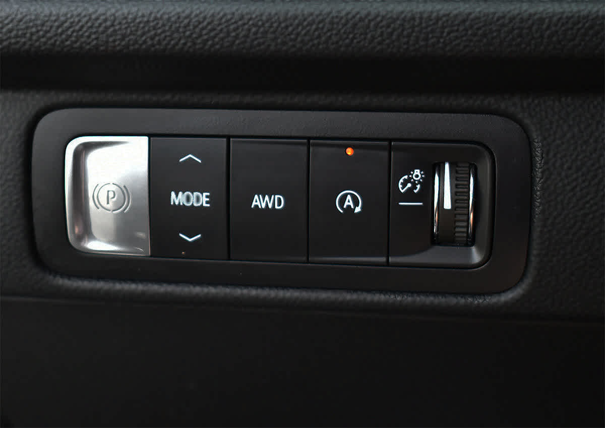 Used 2024 Chevrolet Traverse Z71 w/ LPO, Floor Liner Package AWD/4WD image 23