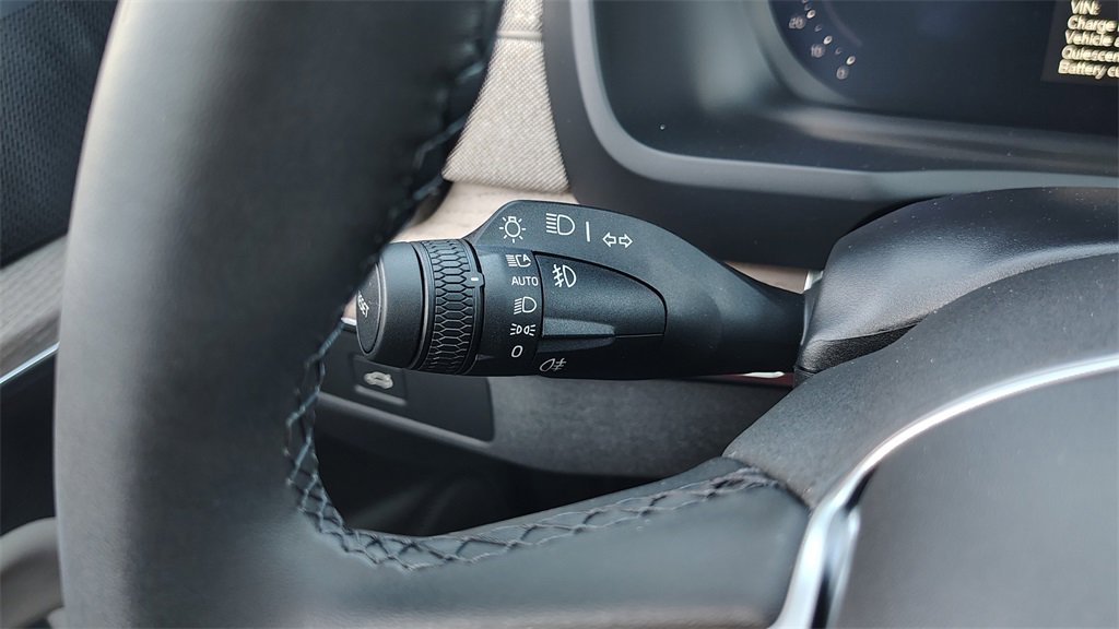 New 2026 Volvo XC90 B6 Plus image 18