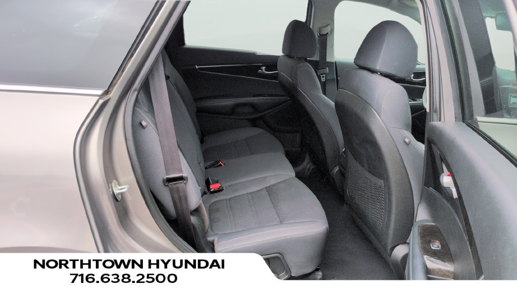 Used 2018 Kia Sorento FWD V6 image 18