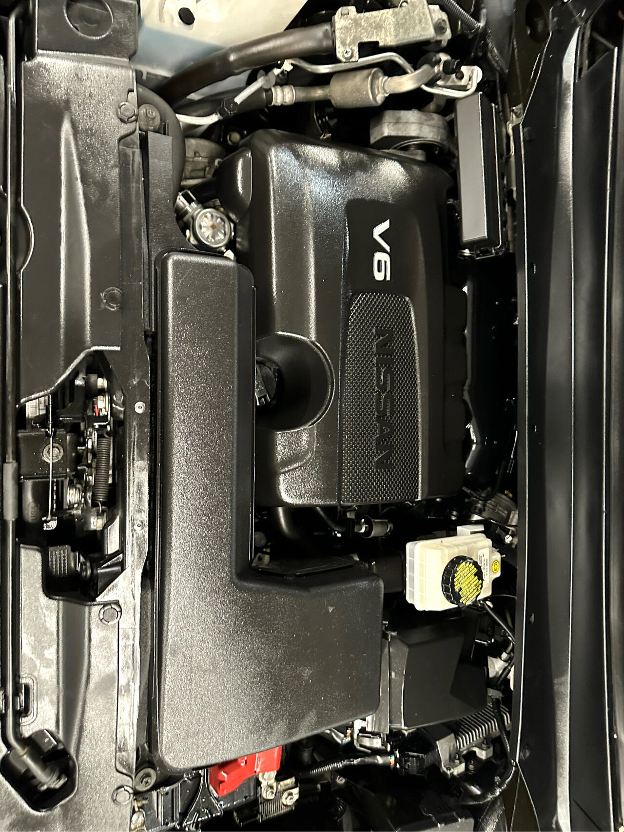 Used 2019 Nissan Pathfinder SV image 39