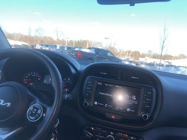 Used 2022 Kia Soul LX image 10