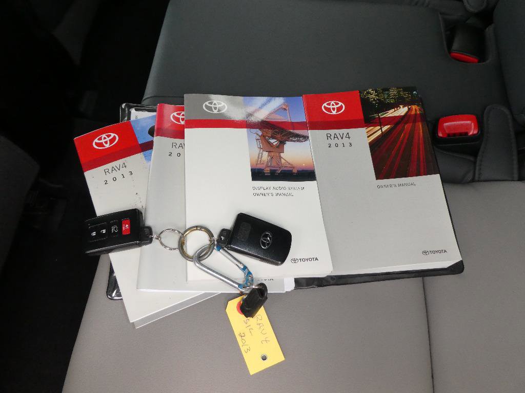 Used 2013 Toyota RAV4 Limited image 19