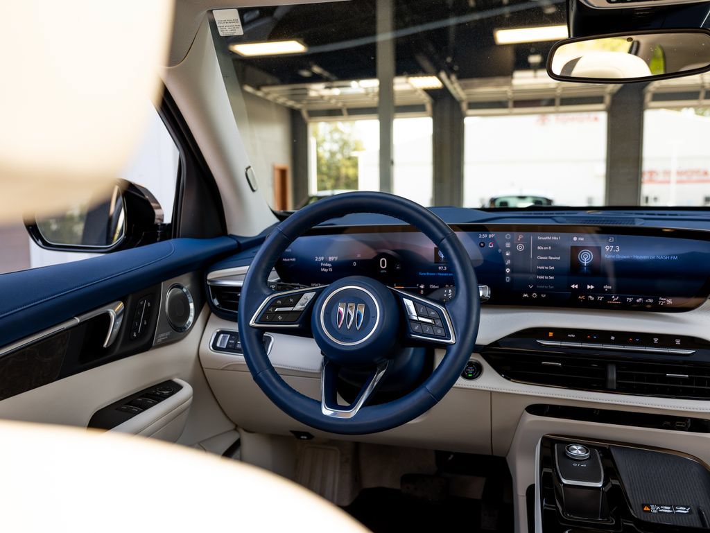 Used 2025 Buick Enclave Avenir AWD/4WD image 14