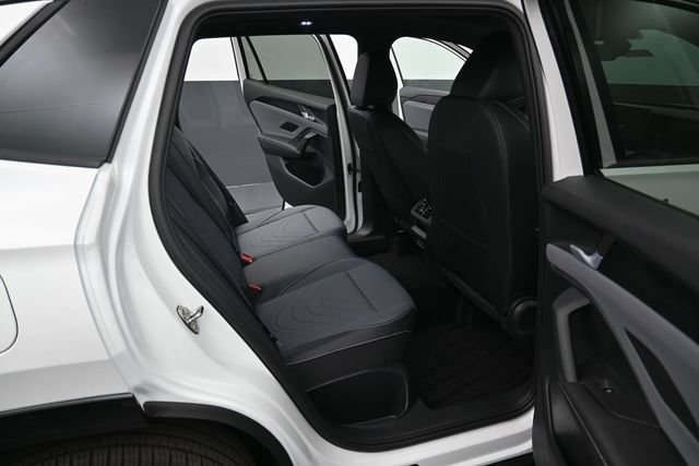 New 2026 Volkswagen Tiguan SE R-Line AWD/4WD image 13