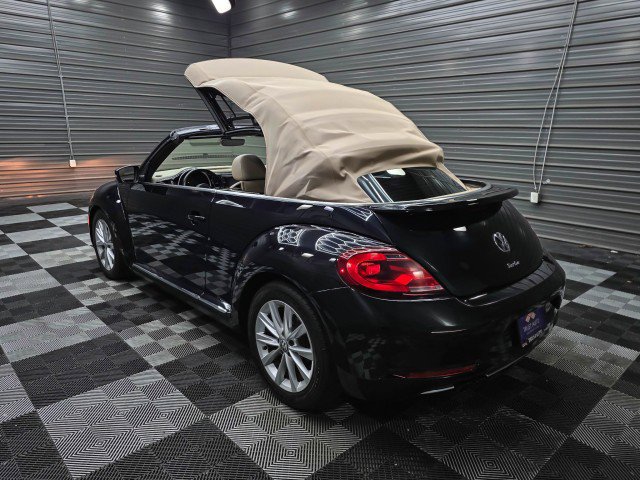 Used 2018 Volkswagen Beetle 2.0T S w/ Style & Comfort Package FWD image 10