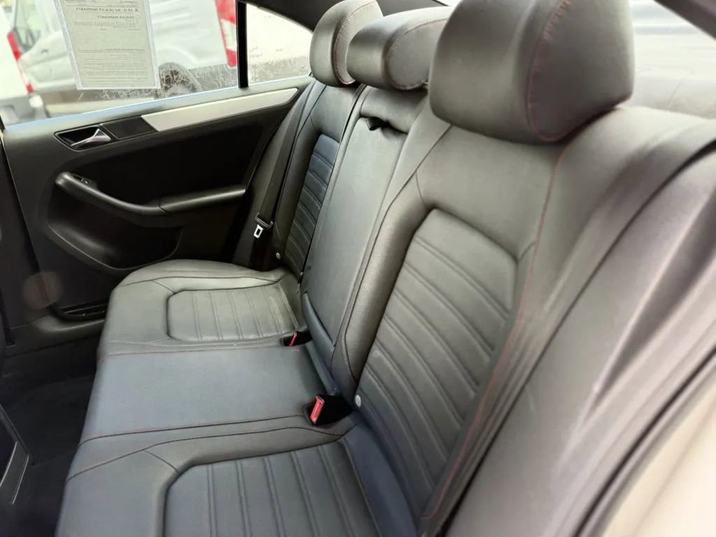 Used 2012 Volkswagen Jetta GLI Autobahn image 14