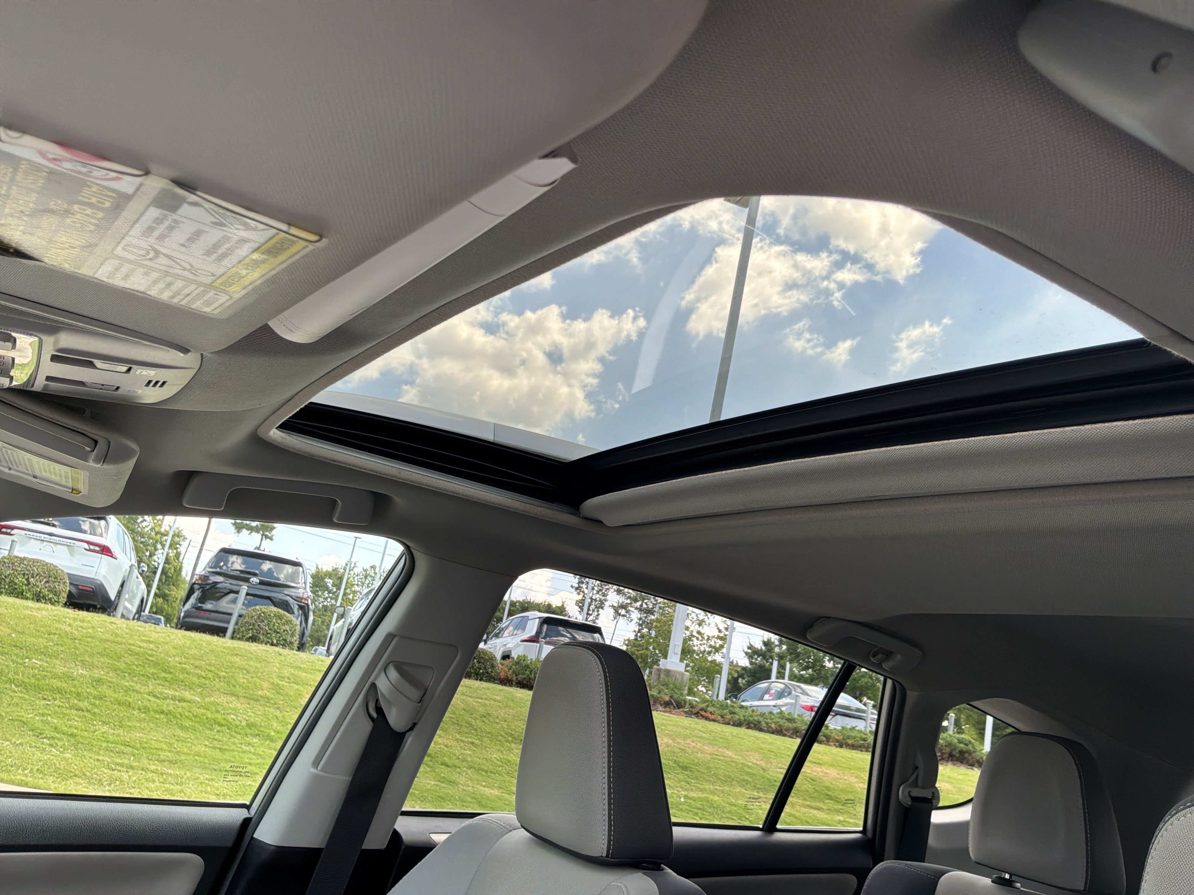 Used 2015 Toyota RAV4 XLE FWD image 28