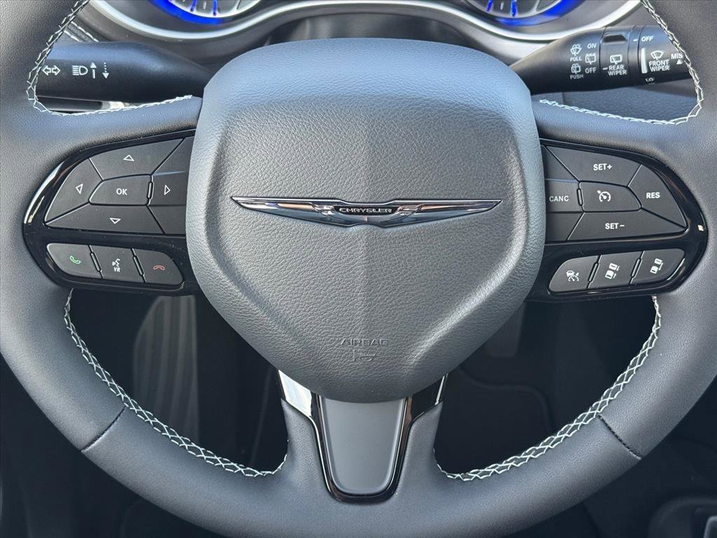 New 2026 Chrysler Pacifica Select w/ S Appearance Package AWD/4WD image 14