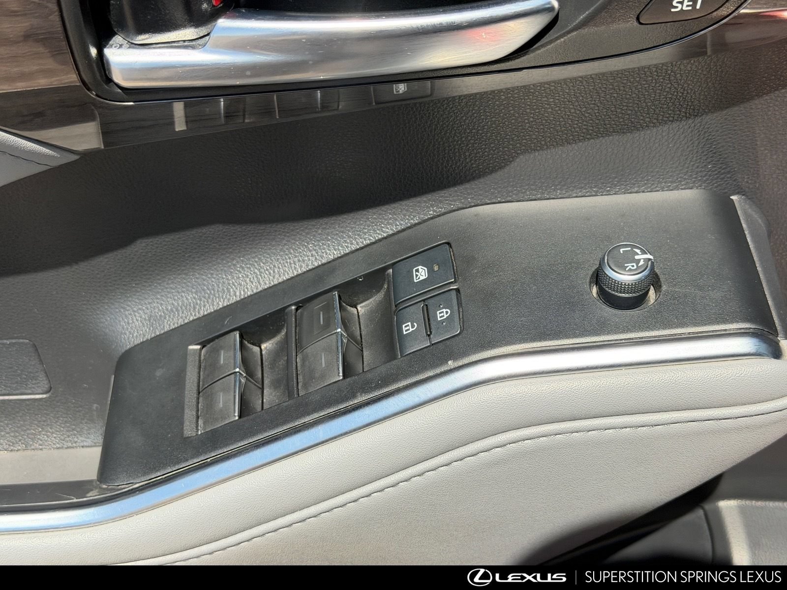 Used 2021 Toyota Highlander Platinum AWD/4WD image 18