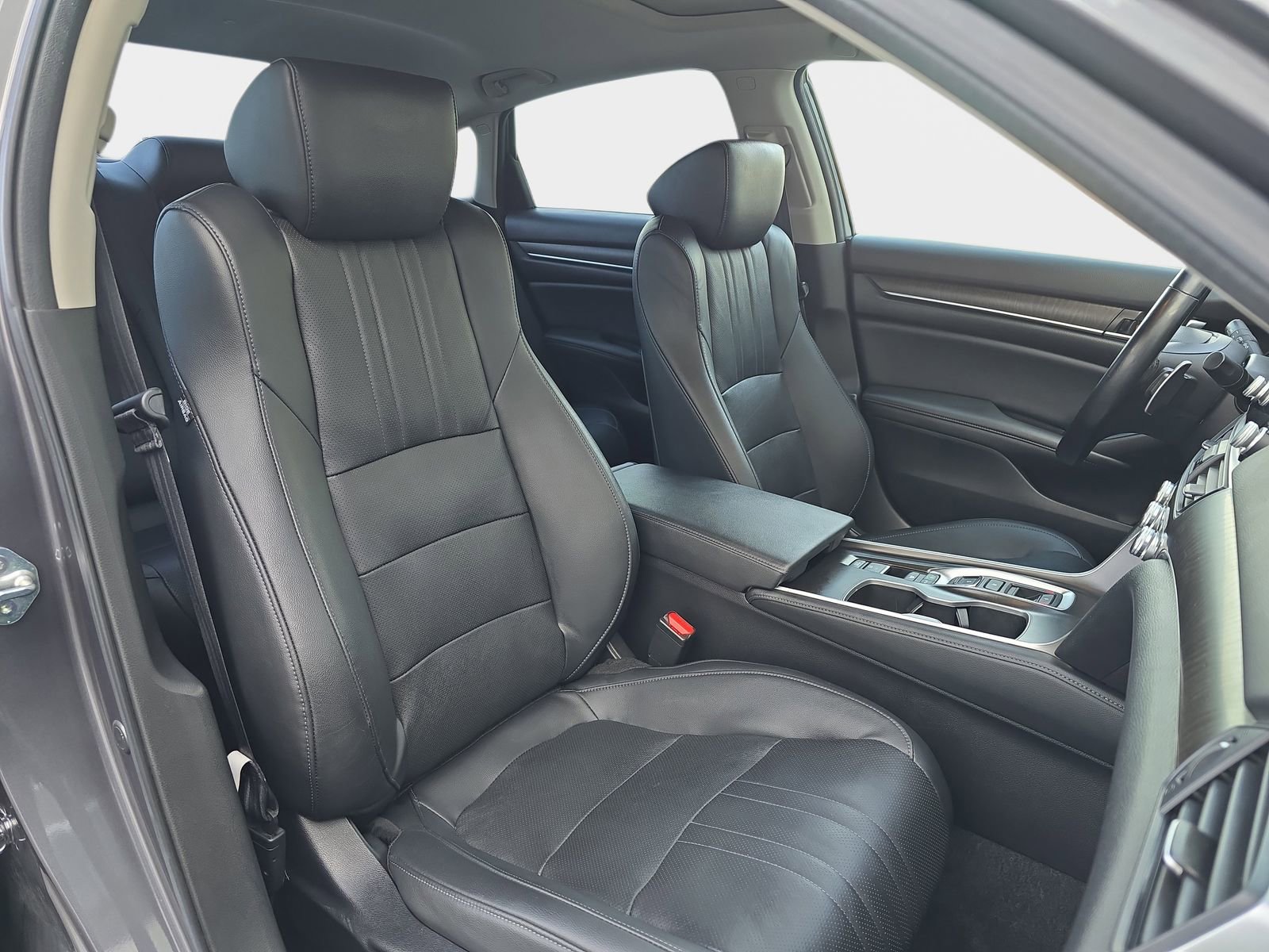 Used 2021 Honda Accord Touring image 12