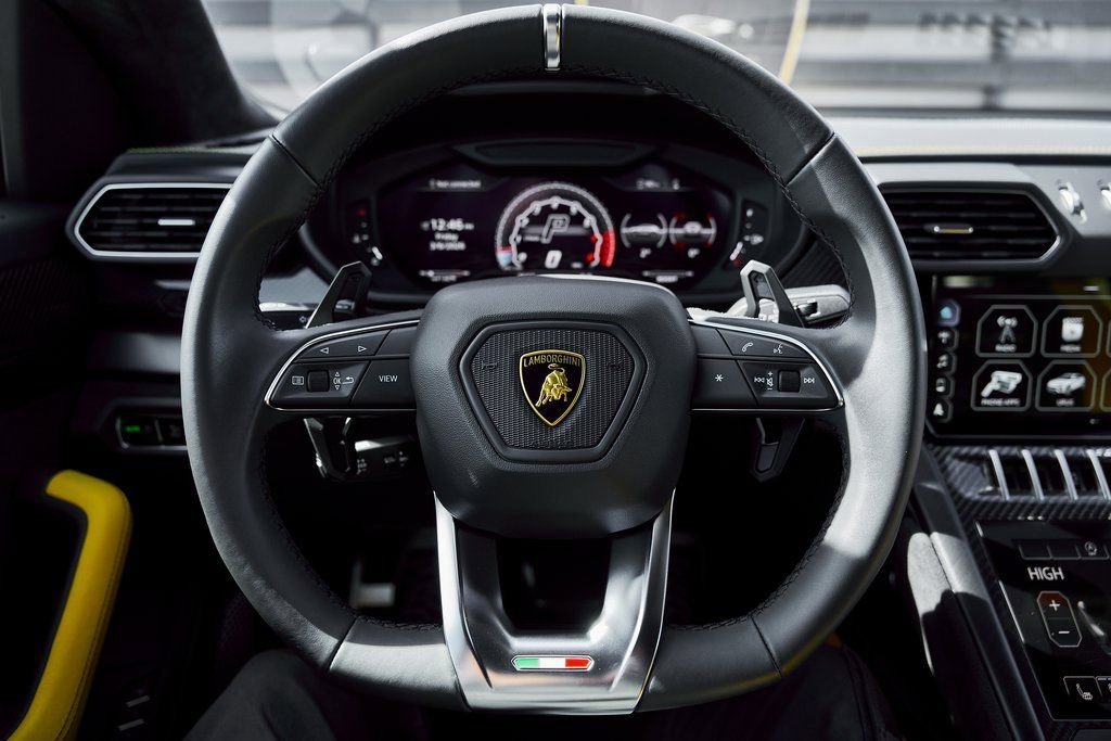 Used 2021 Lamborghini Urus AWD/4WD image 54