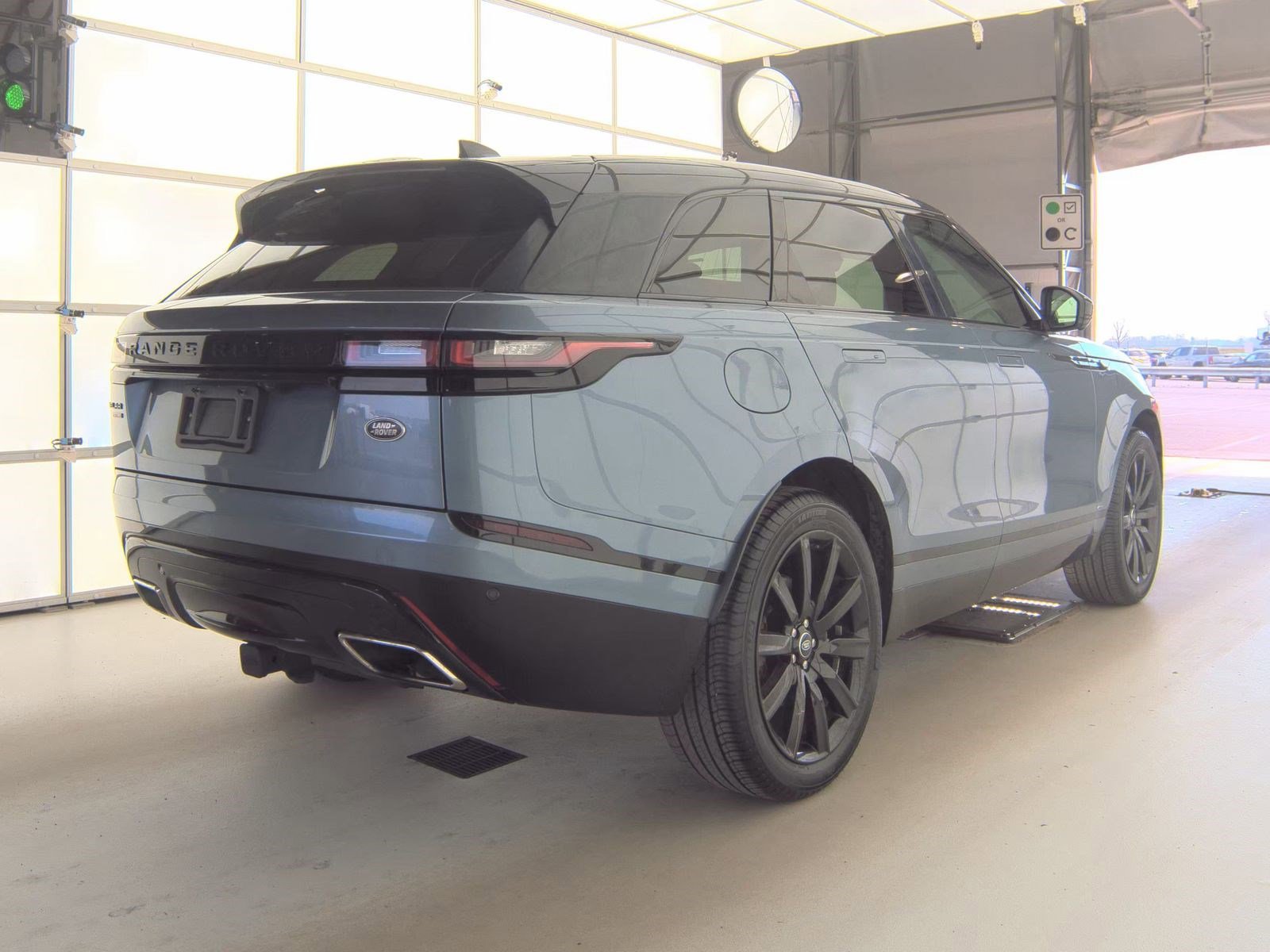 Used 2020 Land Rover Range Rover Velar R-Dynamic S AWD/4WD image 4