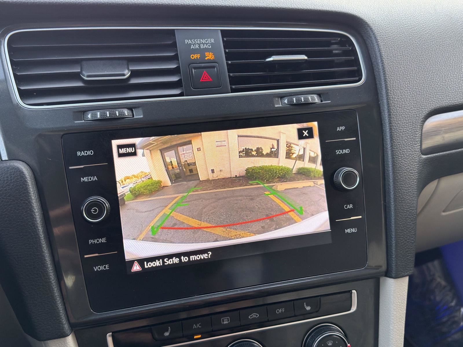 Used 2019 Volkswagen Golf SE FWD image 25