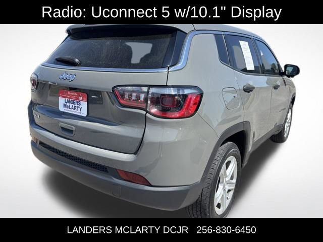 Used 2024 Jeep Compass Sport image 7
