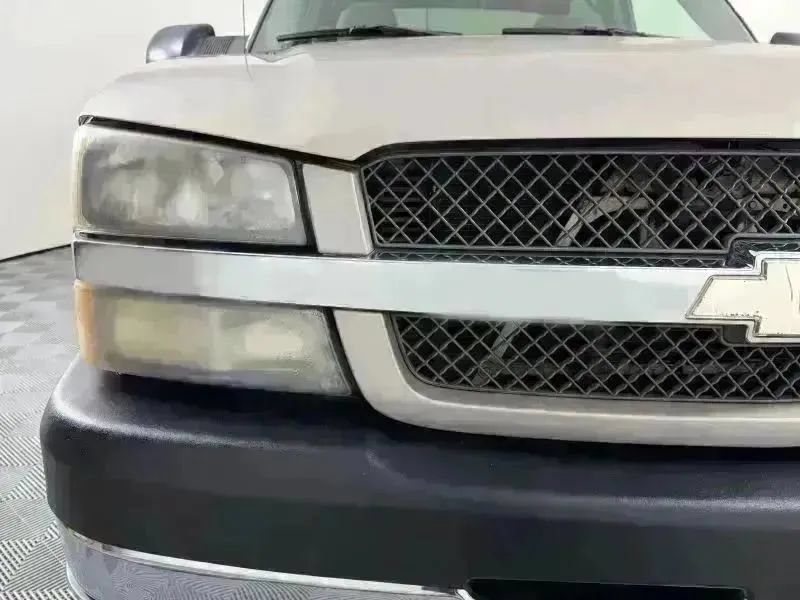 Used 2004 Chevrolet Silverado 3500 2WD Crew Cab image 4