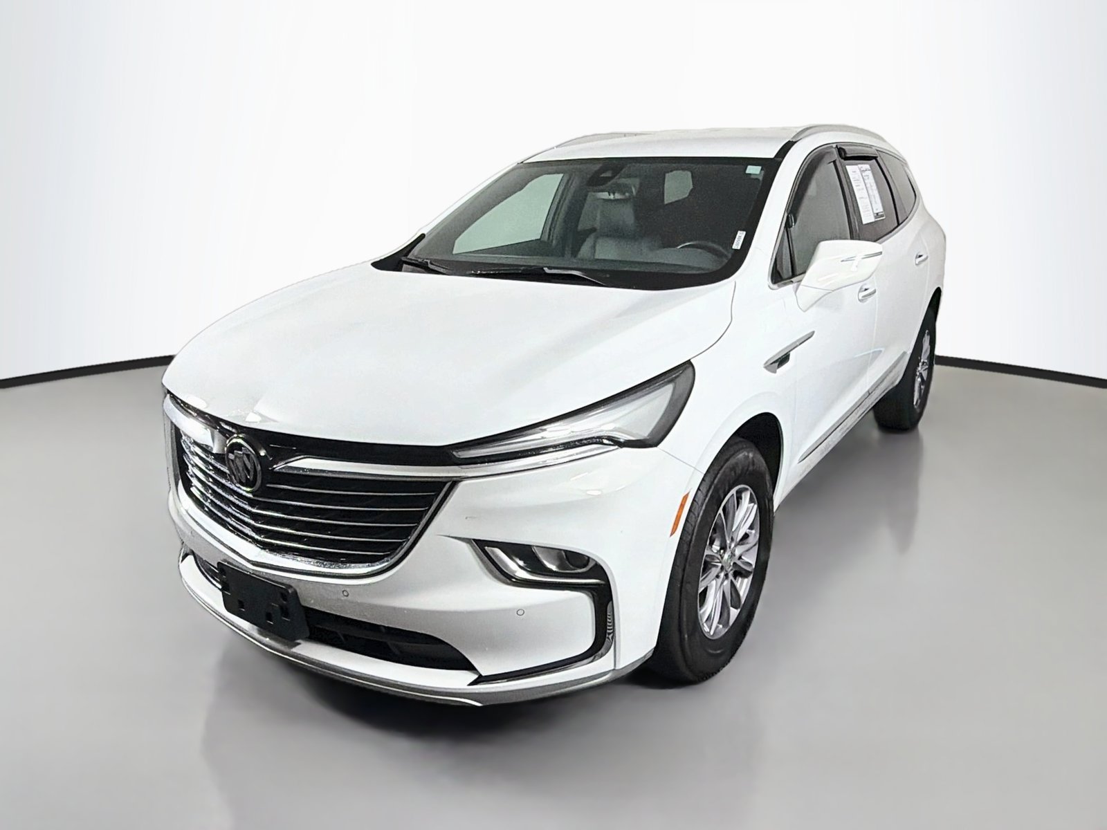 Used 2024 Buick Enclave Essence FWD image 3