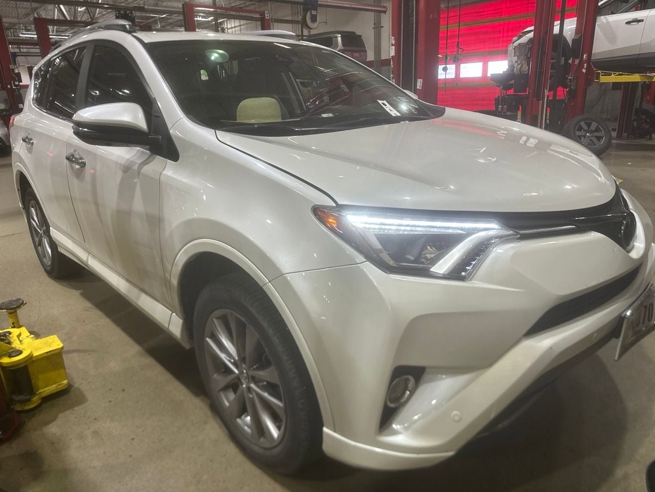 Used 2017 Toyota RAV4 Platinum FWD image 2