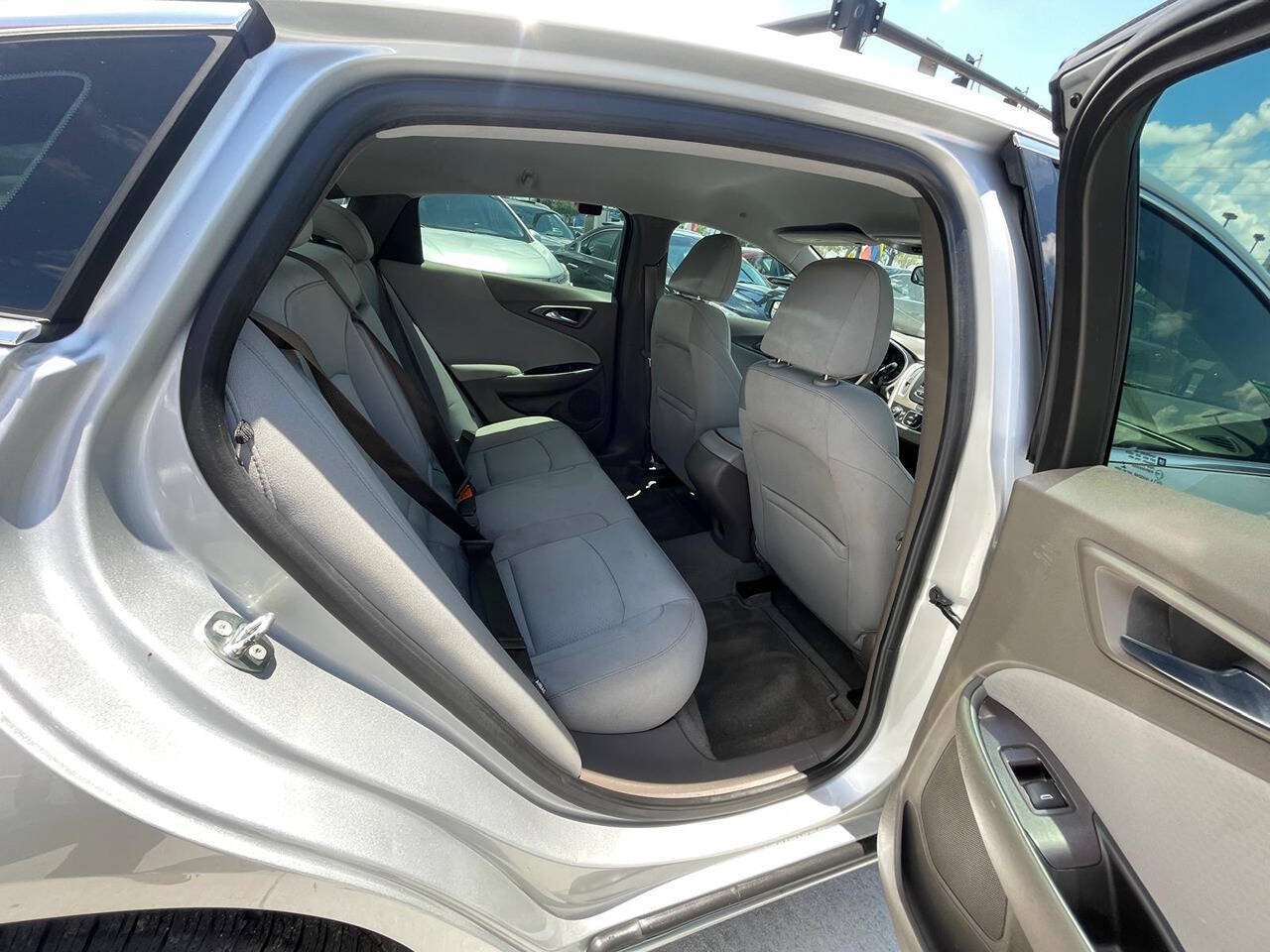 Used 2018 Chevrolet Malibu LS FWD image 15