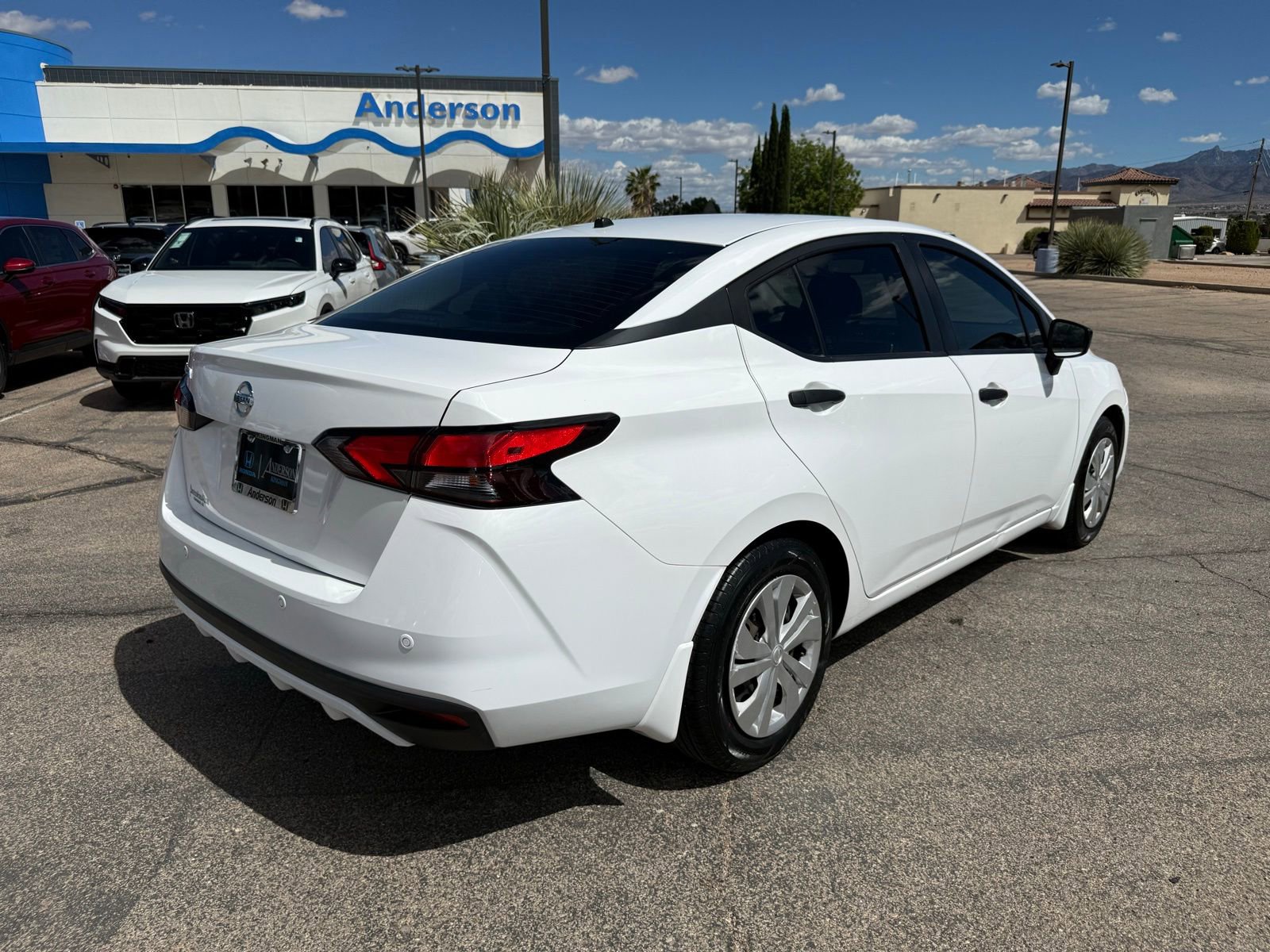 Used 2020 Nissan Versa S image 5