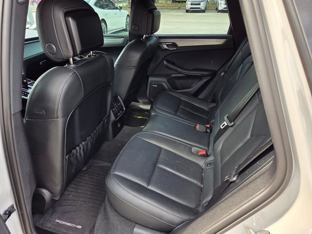Used 2022 Porsche Macan AWD/4WD image 9
