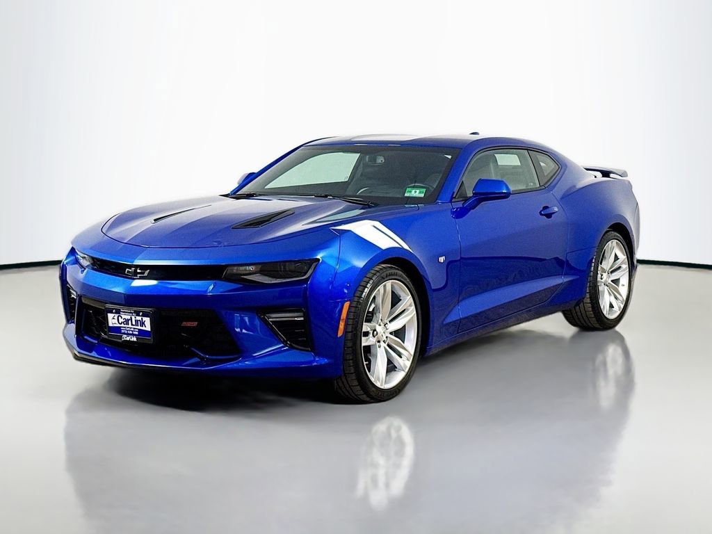 Used 2018 Chevrolet Camaro SS RWD image 3