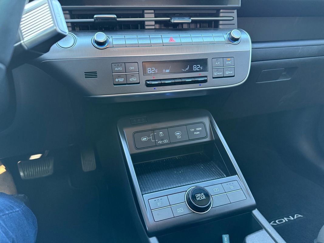 Used 2024 Hyundai Kona SEL image 32