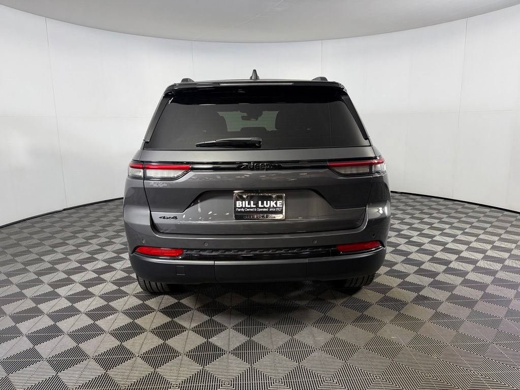 Certified 2025 Jeep Grand Cherokee Limited w/ Trailer Tow Package AWD/4WD image 7