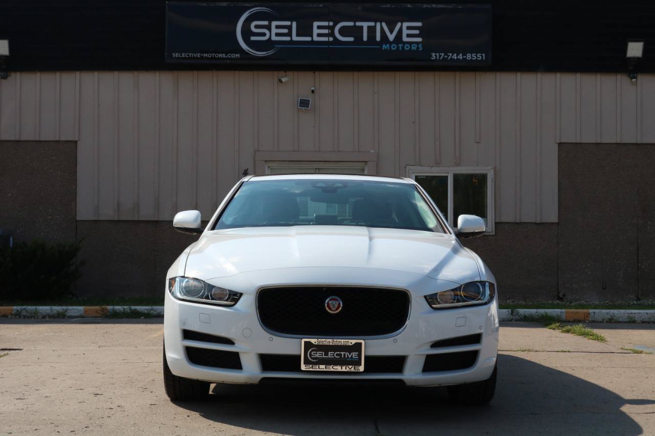Used 2017 Jaguar XE Premium AWD/4WD image 2