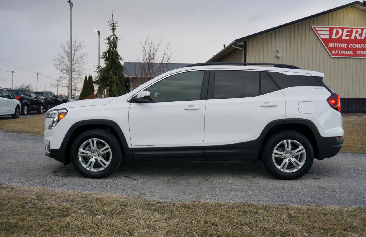 Used 2023 GMC Terrain SLE w/ Driver Convenience Package image 26