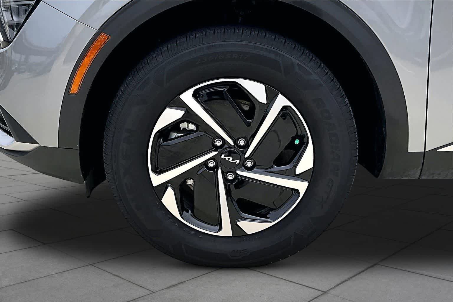 Certified 2024 Kia Sportage LX AWD/4WD image 11