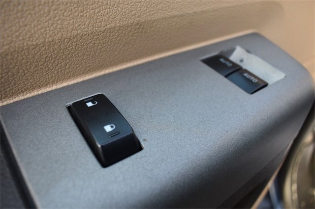 Used 2015 Ford F350 Lariat w/ Chrome Package image 21