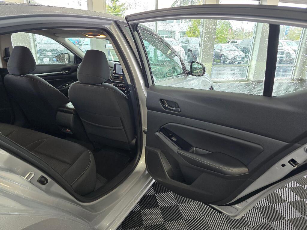 Used 2023 Nissan Altima 2.5 SV FWD image 38
