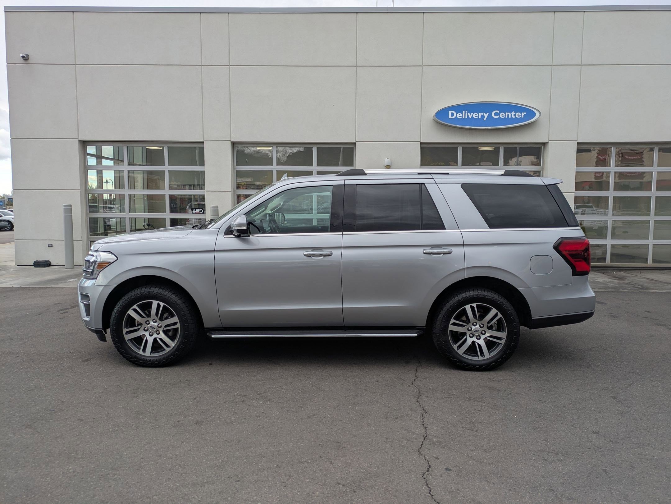 Used 2023 Ford Expedition Limited AWD/4WD image 10