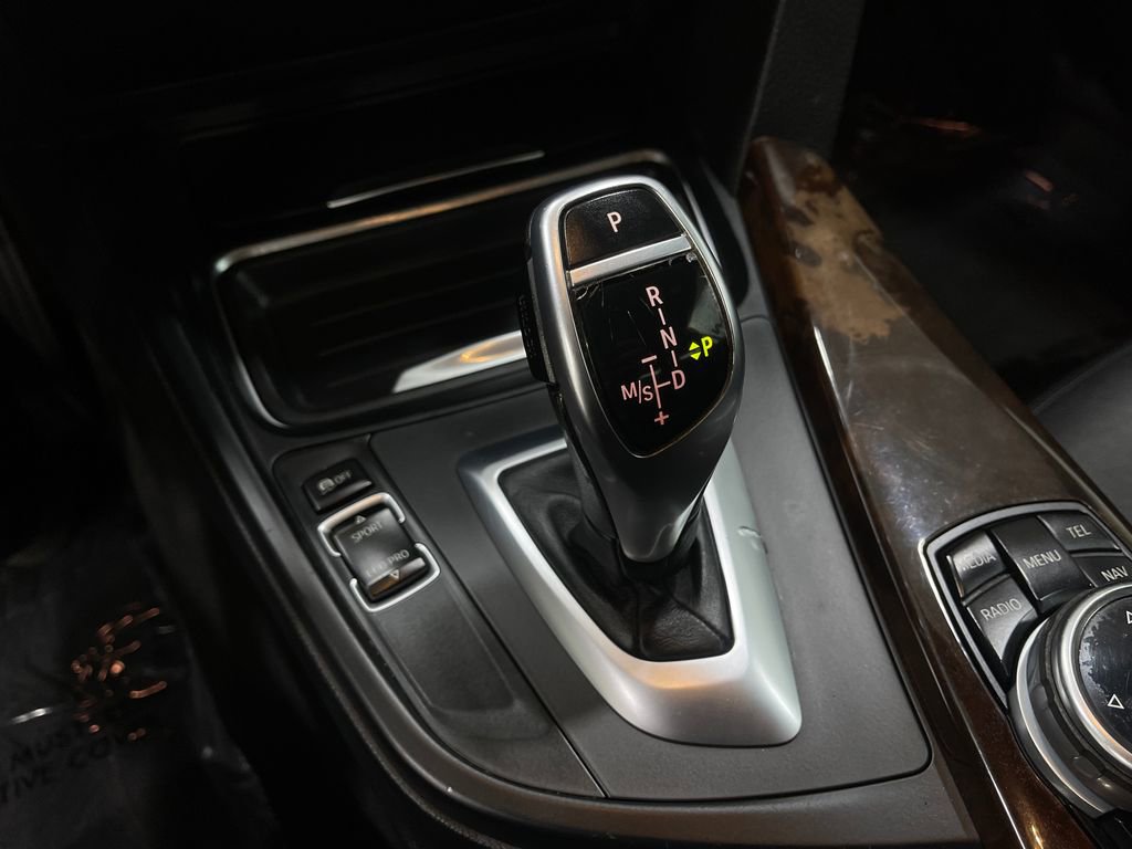 Used 2014 BMW 428i Convertible image 26