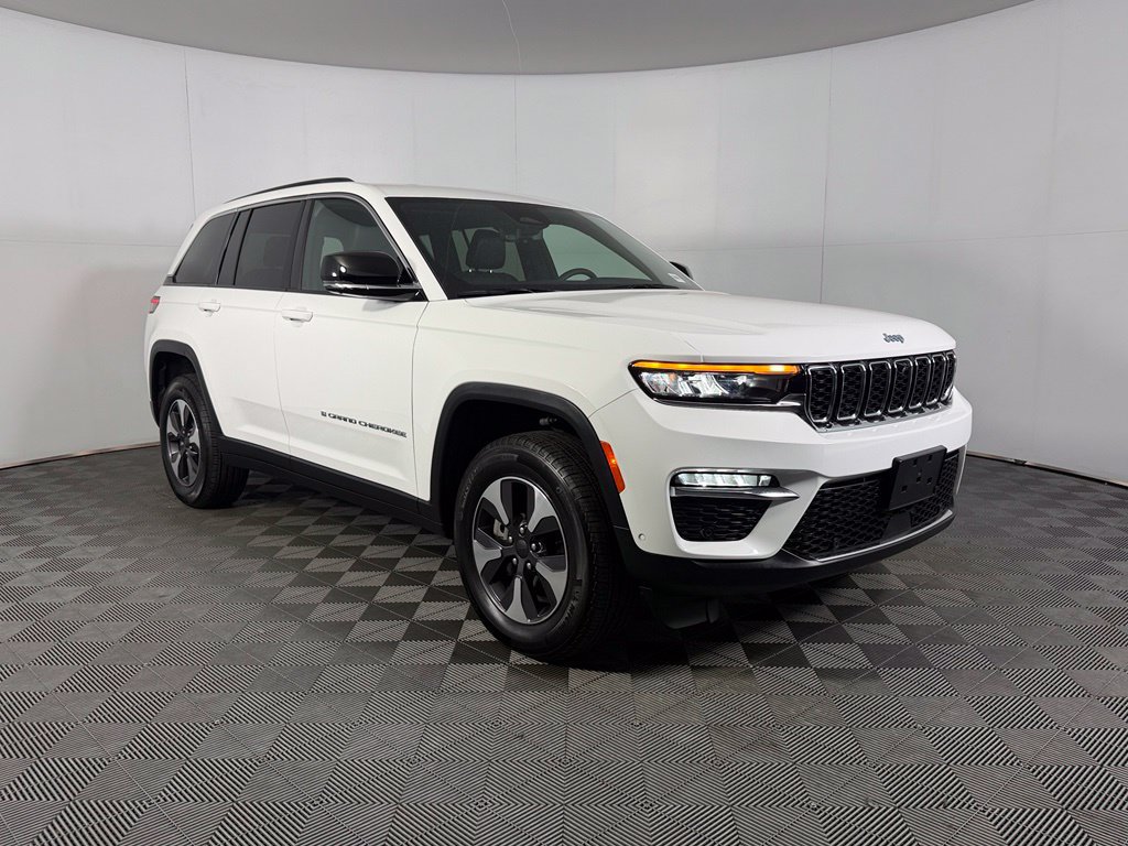 Used 2025 Jeep Grand Cherokee Limited 4xe w/ Luxury Tech Group II AWD/4WD image 5