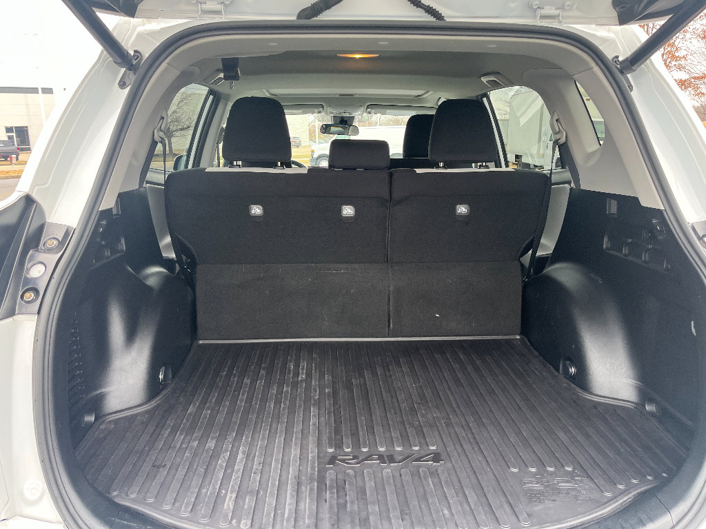 Used 2018 Toyota RAV4 XLE image 13