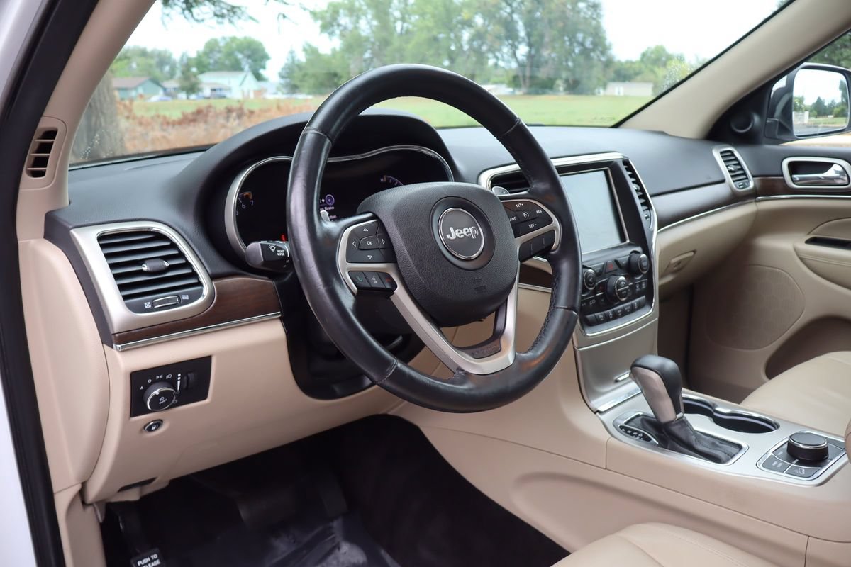 Used 2016 Jeep Grand Cherokee Limited AWD/4WD image 15