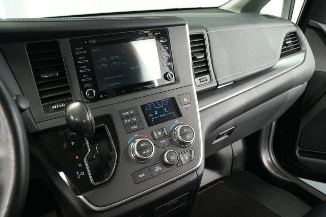 Used 2020 Toyota Sienna SE FWD image 43