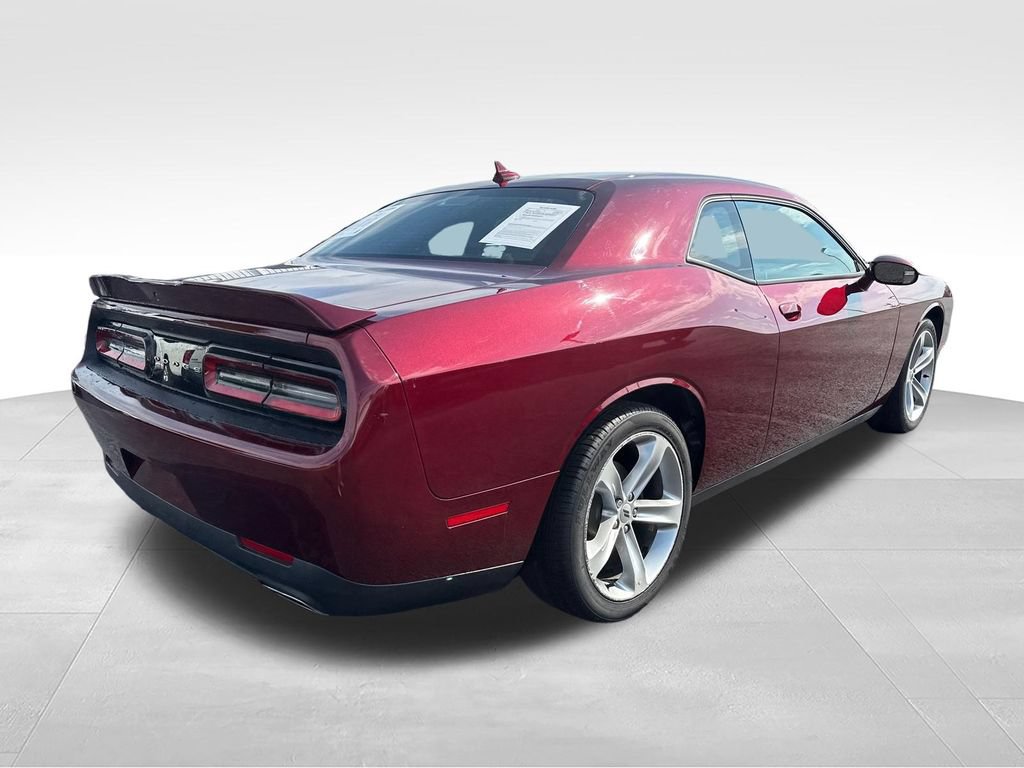 Used 2018 Dodge Challenger SXT w/ Super Sport Group (SS/T) RWD image 12
