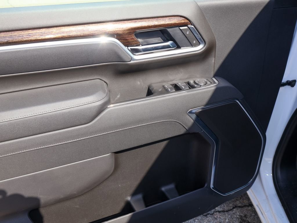 New 2026 GMC Sierra 2500 SLE w/ SLE Value Package; image 8