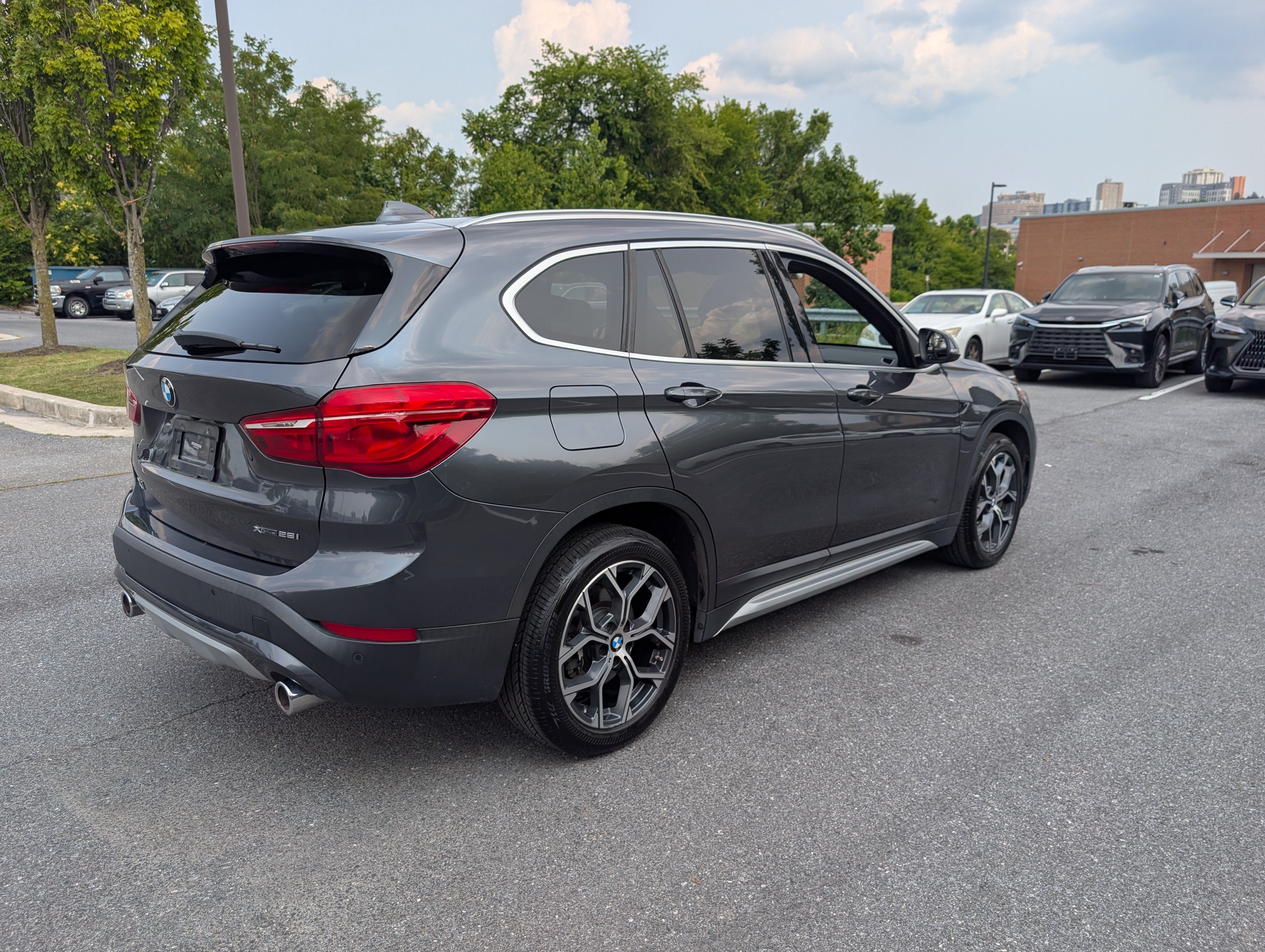 Used 2020 BMW X1 xDrive28i w/ Convenience Package AWD/4WD image 3